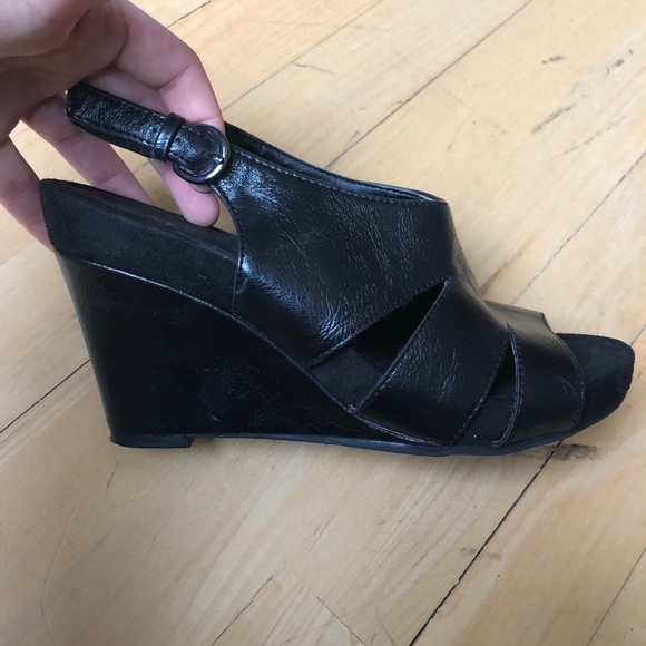 aerosoles black wedge sandals